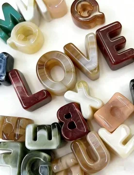 Piezas de cuentas de letras acrílicas, artesanía teñida, colores mezclados aleatorios, adecuadas para materiales DIY hechos a mano, materiales para - Shein - FashionsVida