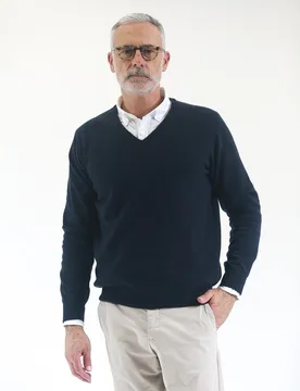 Jersey de hombre 100% lana en con cuello pico - Wickett Jones - FashionsVida