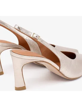 Zapatos de salón de mujer destalonados de punta fina y tacón alto de piel metalizada text, laurette - Ángel Alarcón - FashionsVida