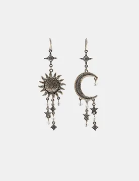 Kombinierte Sonnen- und Mond-Ohrringe Goldfarben OS - Stradivarius - FashionsVida