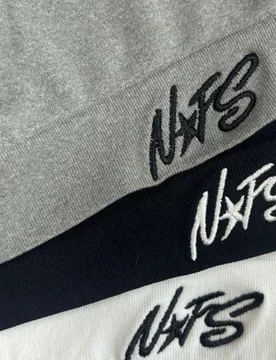 Pieza Gorra de ciclismo al aire libre de nailon de unicolor con letra, gorra deportiva suave y transpirable, con orejeras elásticas, unisex con borda - Shein - FashionsVida