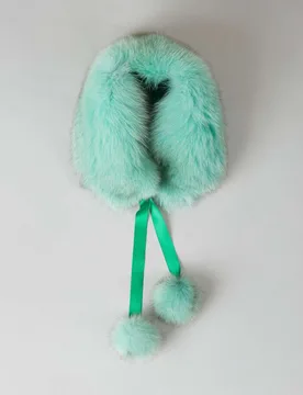 Cuello de pelo de zorro en color verde - De la Roca - FashionsVida