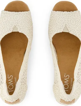 Alpargatas de cuñas para mujer essential wedge en crochet blanco - TOMS - FashionsVida