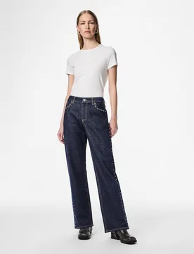 Vaquero con tachuelas laterales de mujer - Pieces - FashionsVida