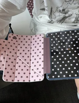 Funda protectora minimalista y linda con estampado de estrellas en rosa y negro, estilo coreano, con hebilla, plegable de 3+Y, apta para tabletas de 1 - Shein - FashionsVida