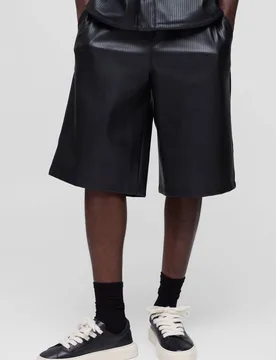 Herren Jorts aus geprägtem PU mit Gummibund Black Größe Small - boohooMAN - FashionsVida