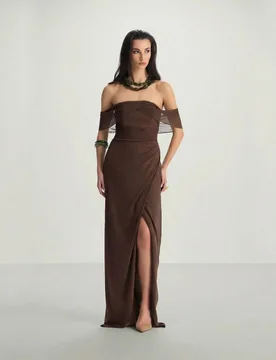 Vestido largo de gasa fluida escote palabra de honor - Veneno en la piel - FashionsVida