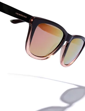 Gafas de sol de mujer ONE COLT cuadrada en color - Hawkers - FashionsVida