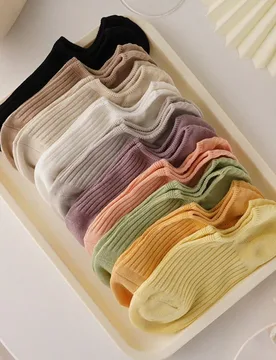 Pares de calcetines de barco de verano coloridos y versátiles con diseño de arcoíris/colores de caramelo para mujer, calcetines de moda - Shein - FashionsVida