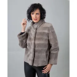 Chaqueta de pelo de mujer de visón rasado en horizontal