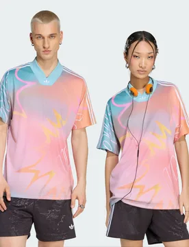 MAGLIA LOVE UNITES AOP 3XL Peach / Turquoise / RAINBOW - Adidas - FashionsVida