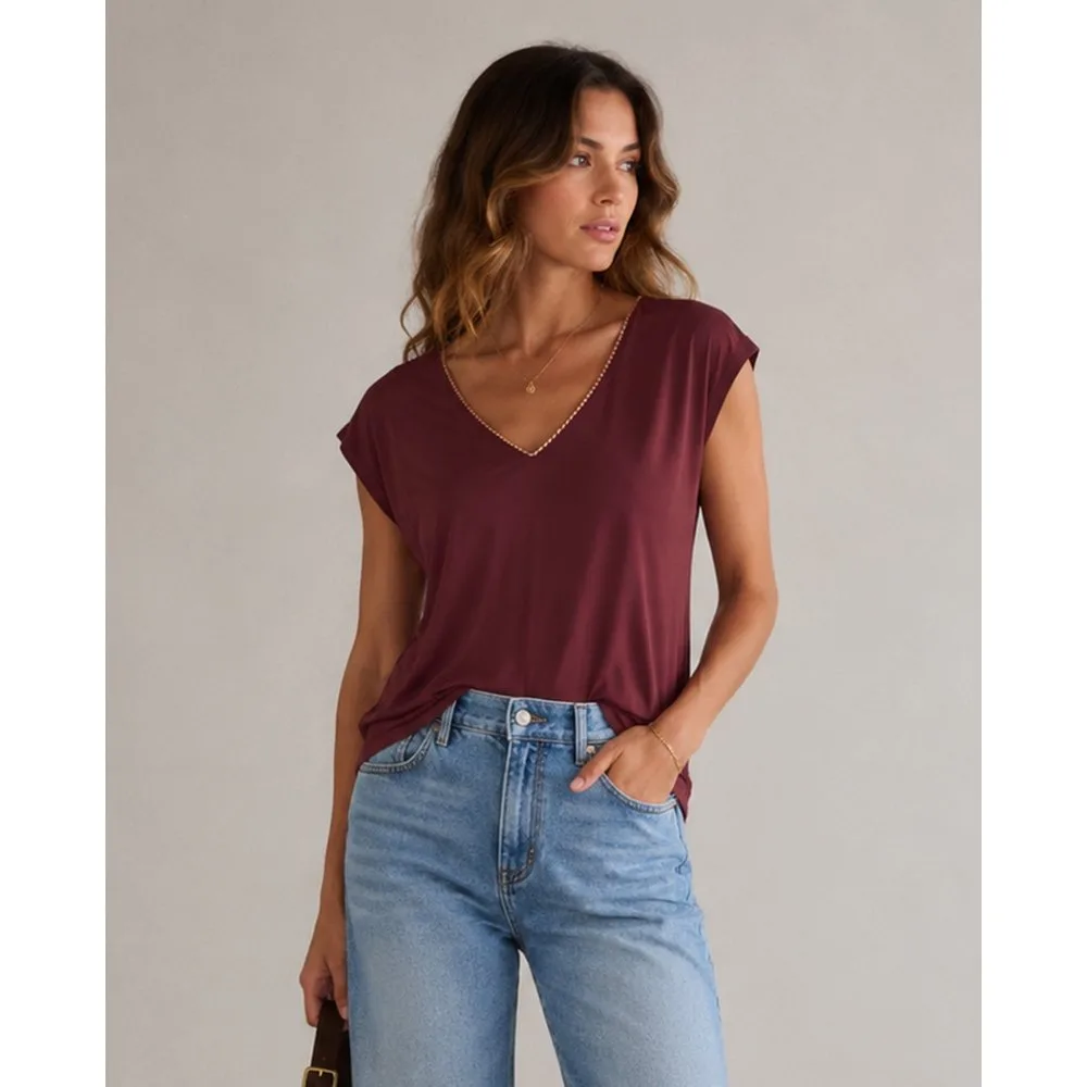 Top de mujer con manga corta y escote pico - Vila - FashionsVida