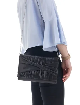 Pochette Nera Satinata con Tracolla Collection 0189 - COVERI - FashionsVida