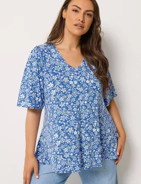 Women's Ditsy Floral Swing Top in Bright Blue Size: 30-32 - Bright Blue - Size: 30-32 - Yours - FashionsVida