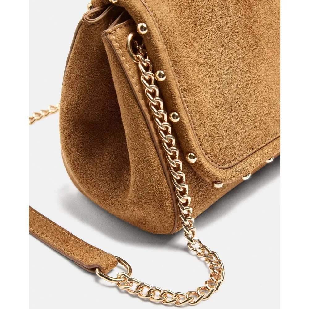 Bolso de hombro con solapa y esferzas en liso - Parfois - FashionsVida