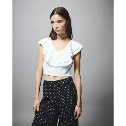 Top liso con cuello pico de mujer