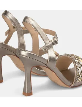 Sandalias de tacón de mujer con tira de pedrería y puntera cuadrada - Alma en Pena - FashionsVida