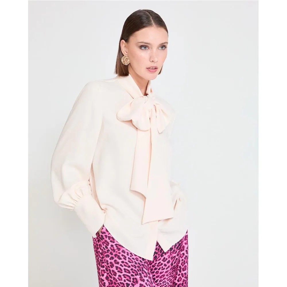 Blusa de mujer en satén con lazada - Lola Casademunt - FashionsVida