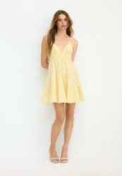 Kurzes, fließendes Kleid mit Rückenschnürung Pastellgelb XS