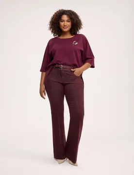 Jeans de mujer acampanados con cinturón bolsillos delanteros y traseros trabillas en la cintura y cinturón incluido con hebilla dora - Fiorella Rubino - FashionsVida