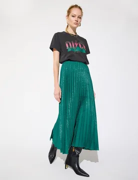 Falda midi fit plisada en satén - Lola Casademunt - FashionsVida