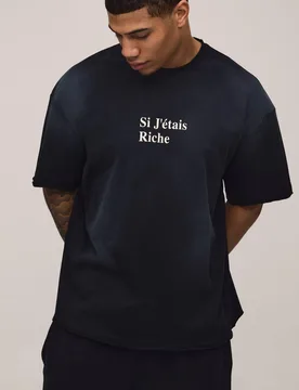 Herren Übergroßes Gothic T-Shirt mit Spray-Waschung und Distressed-Print Washed Black Größe XS - boohooMAN - FashionsVida