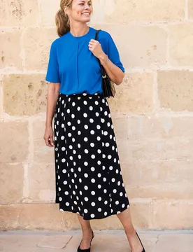 Women's Printed Pull-On Midi Skirt in Black Size: 8 - Black - Size: 8 - Cotton Traders - FashionsVida
