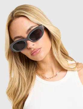Madrid Sonnenbrille - Damen, Schwarz - female - Size: One Size - Supply & Demand - FashionsVida