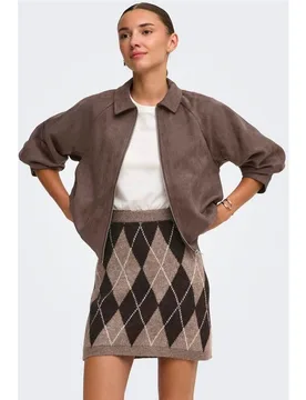 Cazadora bomber de mujer con cuello camisero - JDY - FashionsVida