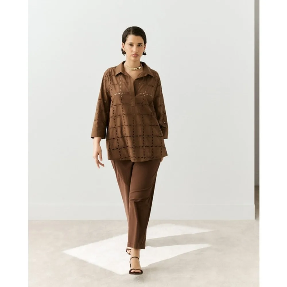 Camisa polera de mujer con manga larga y bordados - Couchel - FashionsVida