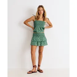 Falda corta con smock y volantes