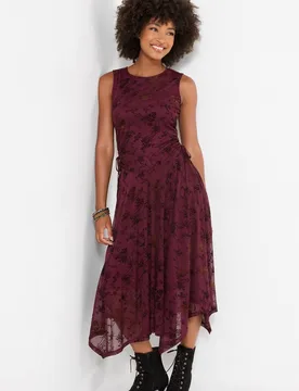 Women's Dita Flocked Dippy Hem Maxi Dress in Burgundy Size: 20 - Burgundy - Size: 20 - Joe browns - FashionsVida