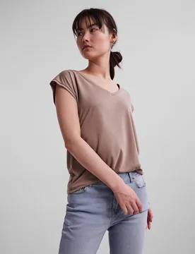 Camiseta de mujer, básica modal manga corta - Pieces - FashionsVida