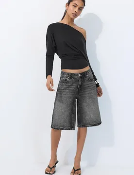 Asymmetrisches Modal-Shirt Schwarz S - Stradivarius - FashionsVida