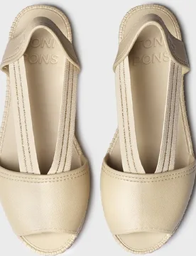 Sandalia plana para mujer en eva con elásticos - Toni Pons - FashionsVida