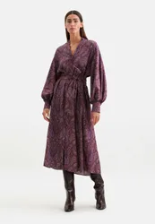 Stehkragenkleid mit Taillengürtel und hohen Manschetten Lila 54
