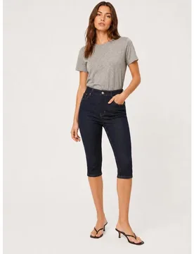 Vaquero capri de mujer de tiro alto - Pieces - FashionsVida