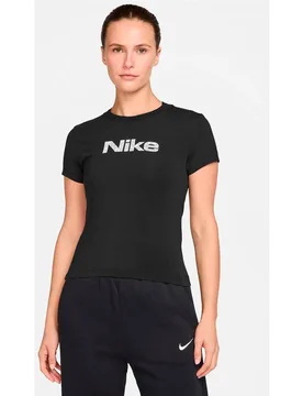 Camiseta de mujer W Sportswear Chill Knit - Nike - FashionsVida