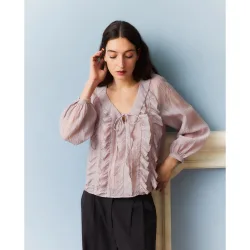 Blusa de mujer con volantes