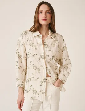 Camisa de mujer con bordado floral y cierre frontal con botonadura - Alma en Pena - FashionsVida