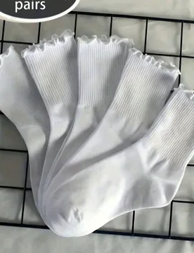 Pares de calcetines a media pantorrilla con volantes a rayas blanco puro, adecuados para el hogar, viajes, vacaciones y temporadas de otoño/invierno - Shein - FashionsVida