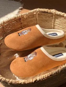 Par de zapatillas de casa de estilo vintage planas y transpirables para parejas, con bordado creativo de osos, para uso en interiores durante todo el - Shein - FashionsVida