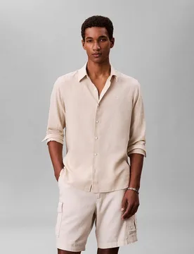 Camisa slim fit con bolsillo de lino de hombre - Calvin Klein - FashionsVida
