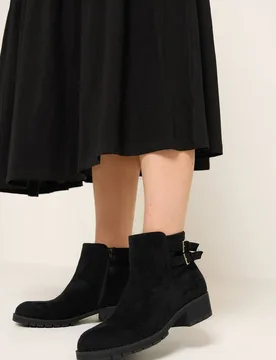 Women's Double Buckle Chelsea Boots In Wide E Fit in Black Size: 5E - Black - Size: 5E - Yours - FashionsVida