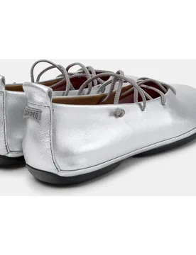 Bailarinas planas de mujer right nina con cintas - Camper - FashionsVida