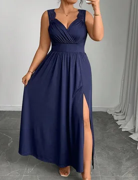 Vestido largo acanalado de talla grande con cuello en V, tirantes de encaje en contraste, silueta acampanada y adelgazante, con abertura en el bajo 2X - Shein - FashionsVida