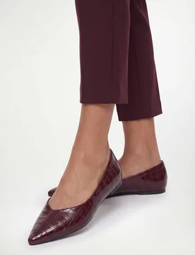 Women's Gemma Faux Croc Leather Pointed Toe Flats in Wine Size: 6 - Wine - Size: 6 - Wallis - FashionsVida