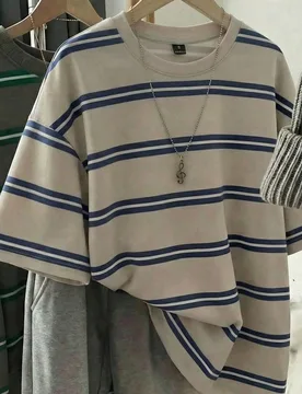 Camiseta de cuello redondo con patrón de rayas de colores versátil de moda coreana de talla grande, adecuada para ropa exterior, fotografía, campin - Shein - FashionsVida