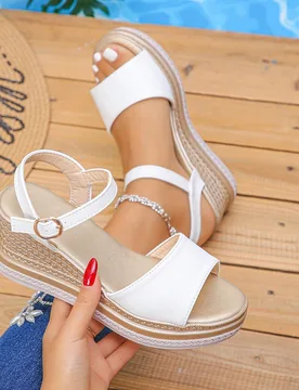 Sandalias de plataforma de verano para mujer con suela gruesa, estilo bohemio con tiras cruzadas blancas, sandalias de cuña de moda con puntera redon - Shein - FashionsVida