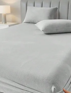 Pieza Sábana ajustada de terciopelo de cristal de unicolor, ropa de cama, protector de colchón, cubierta de cama, textil suave para el hogar, almoha - Shein - FashionsVida